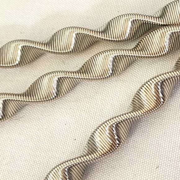 Silver Swirl Spring Stretch Fashion Belt - Picture 11 of 11